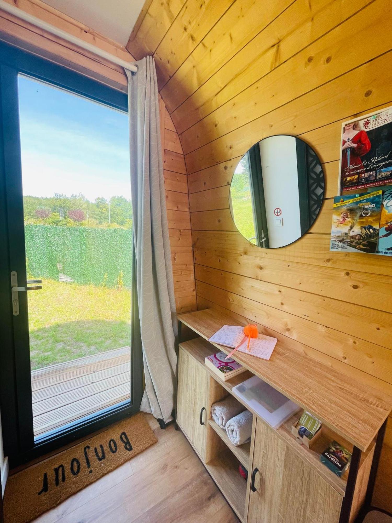 Logement Insolite : La Ruche Verte Monts-sur-Guesnes Eksteriør billede